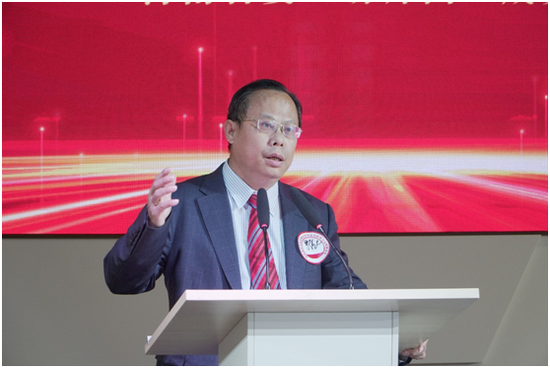 海南政法職業(yè)學(xué)院副院長、海南省委“講師團”成員、教授、博士生導(dǎo)師朱錦茂。符敦孝攝