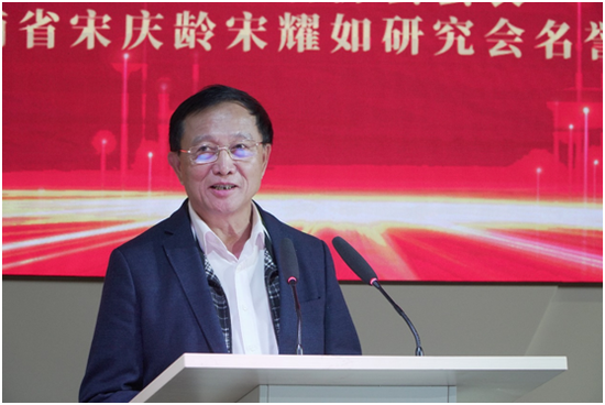 海南龍泉集團有限公司董事長符史欽。符敦孝攝