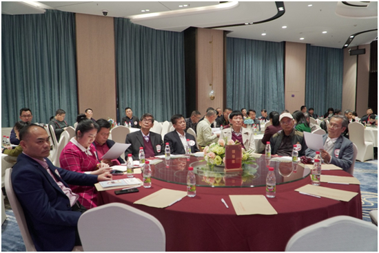 “攜手筑夢，守正創(chuàng)新”的迎新年企業(yè)界座談會現(xiàn)場。符敦孝攝